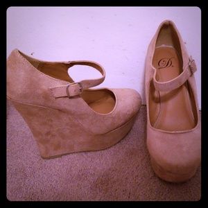 Tan Suede platform Wedges NWT